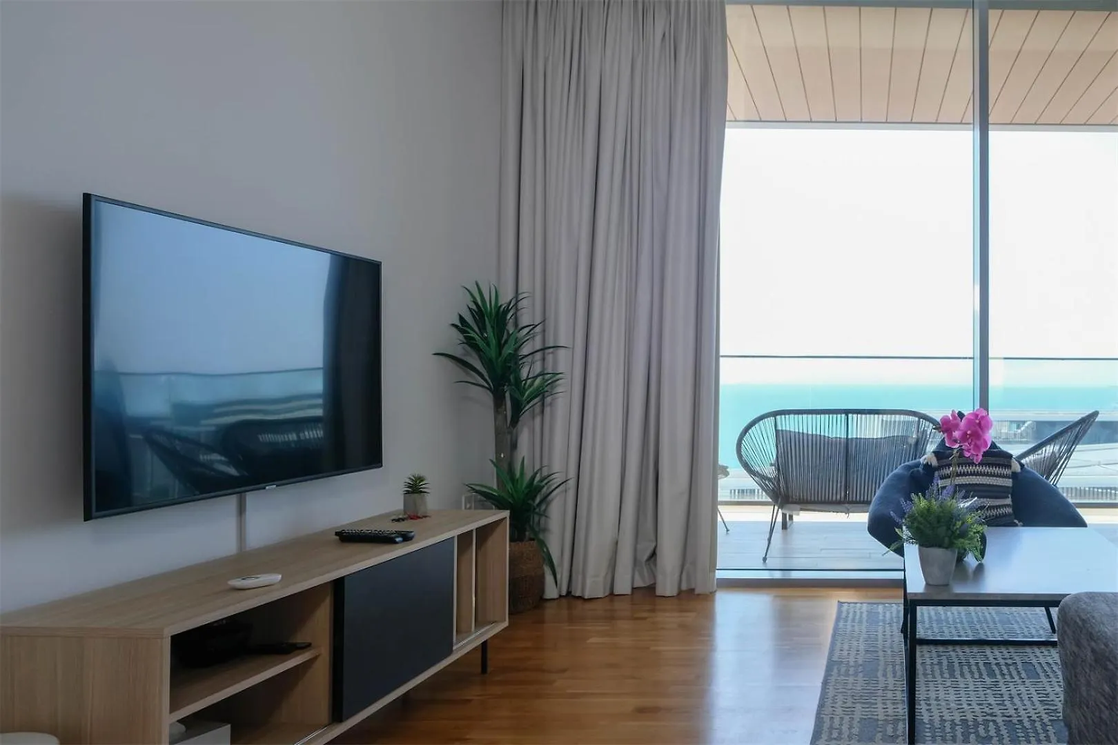Apartment Mira Holiday Homes - Luxury 1 Bedroom With Sea View Dubai