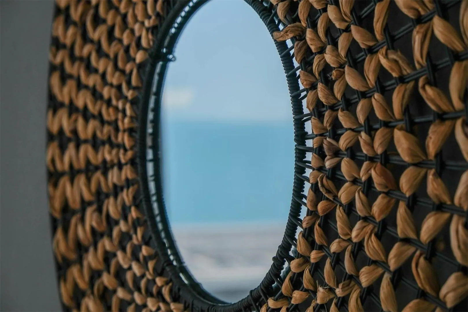 Mira Holiday Homes - Luxury 1 Bedroom With Sea View Dubai Apartment