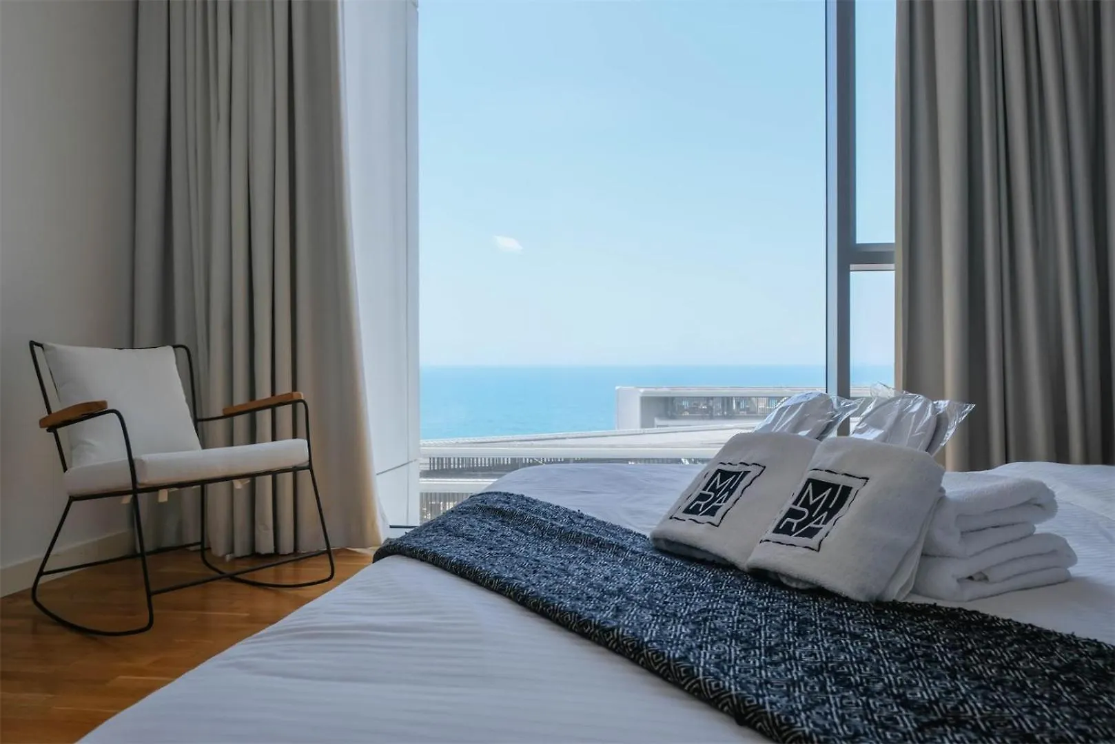 Mira Holiday Homes - Luxury 1 Bedroom With Sea View Dubai