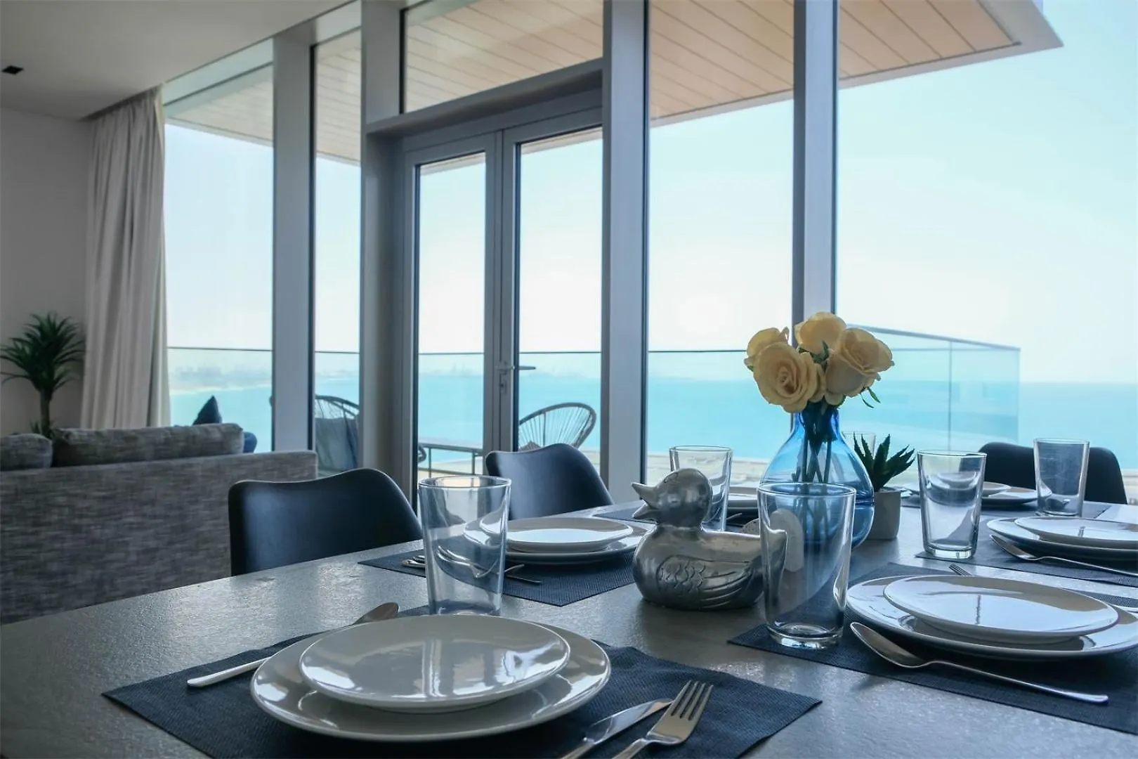 Mira Holiday Homes - Luxury 1 Bedroom With Sea View Dubai